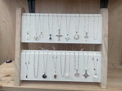 Cadenas y dijes en plata