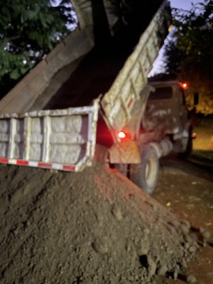 Servicio de retroexcavadora y venta de áridos